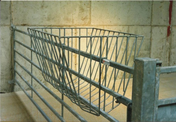 sheep_hay_rack_1